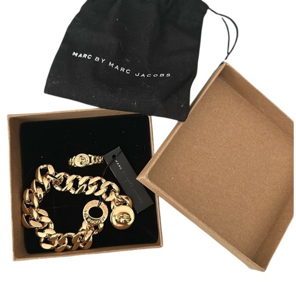 Marc by Marc Jacobs Goldtone Katie Logo Link Bracelet & Matching Ring (Size 8) - Picture 1 of 3